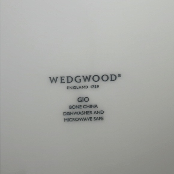 Wedgwood Gio Salad Plate, 9.4” - Picture 6 of 6